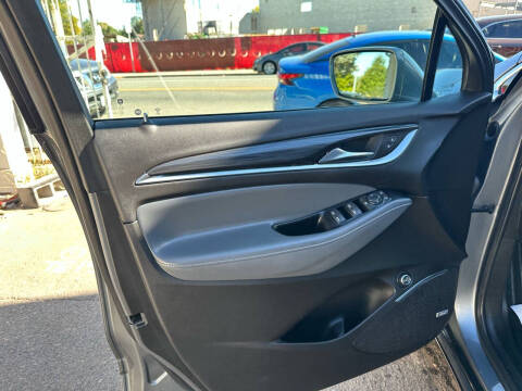 2020 Buick Enclave Essence