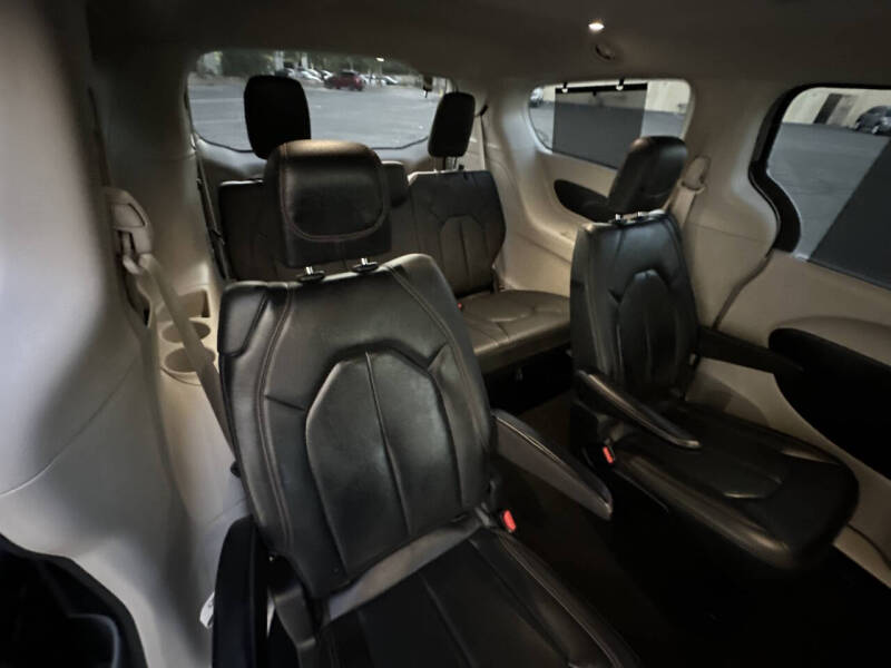 2020 Chrysler Pacifica Touring L