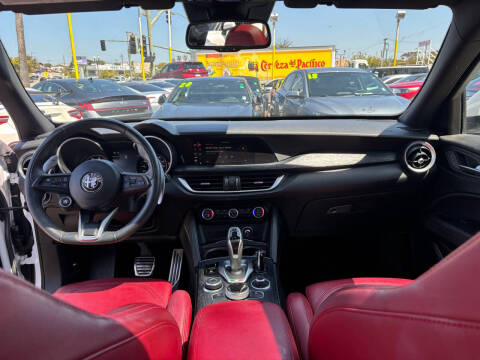 2022 Alfa Romeo Stelvio Sprint