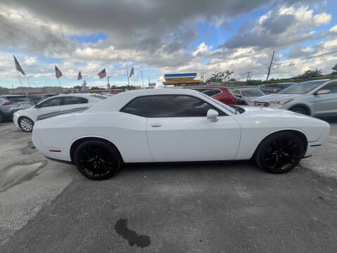 2016 Dodge Challenger SXT Plus