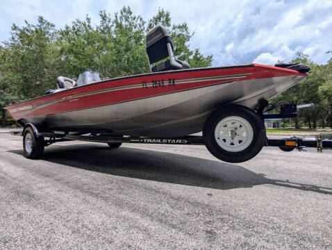 2004 Tracker Bass Boat
