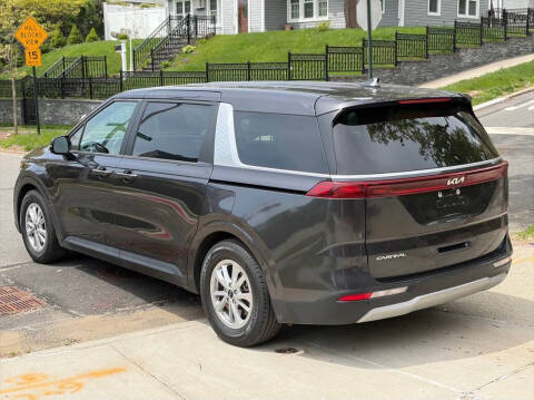 2023 Kia Carnival LX