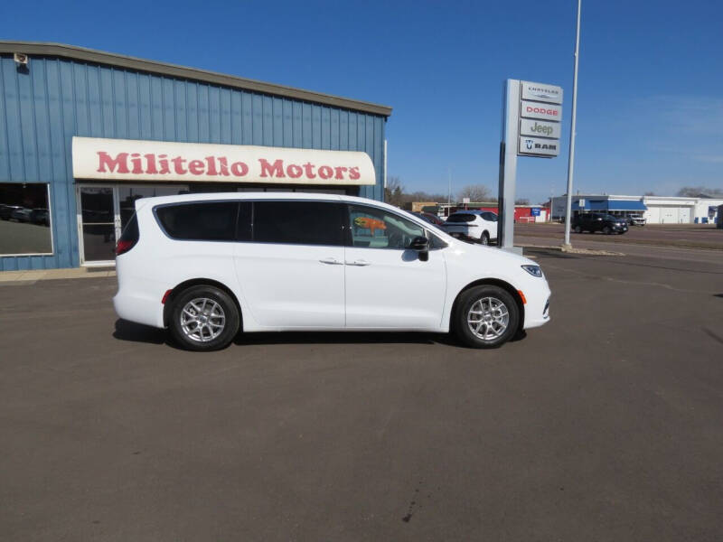 2026 Chrysler Voyager LX