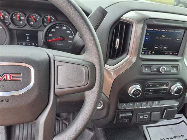 2025 GMC Sierra 1500 Pro