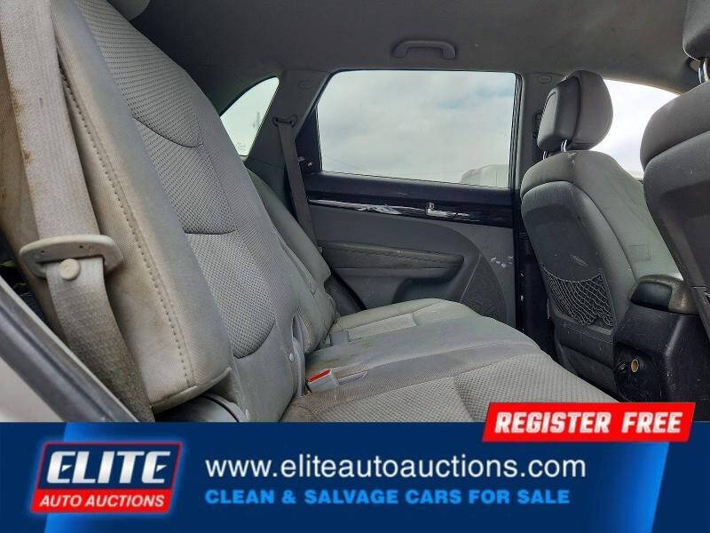 2011 Kia Sorento LX