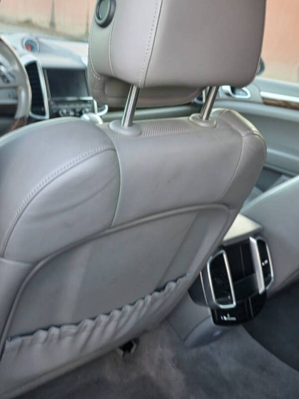2012 Porsche Cayenne S Hybrid