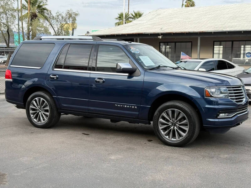 2017 Lincoln Navigator Select