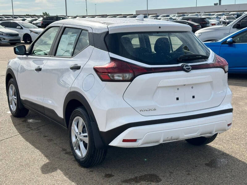 2025 Nissan Kicks Play S