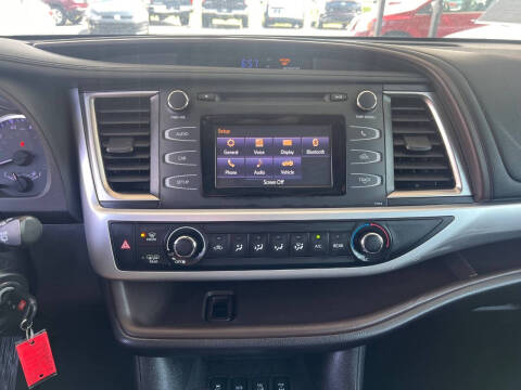 2019 Toyota Highlander LE