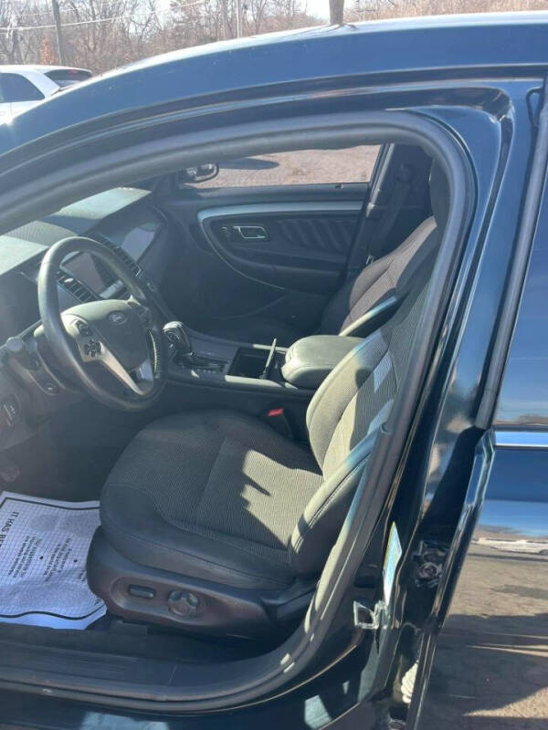 Image 9 of 2014 Ford Taurus SEL