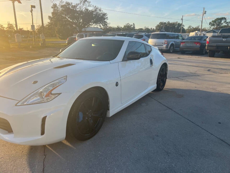 2013 Nissan 370Z Coupe Touring photo 4