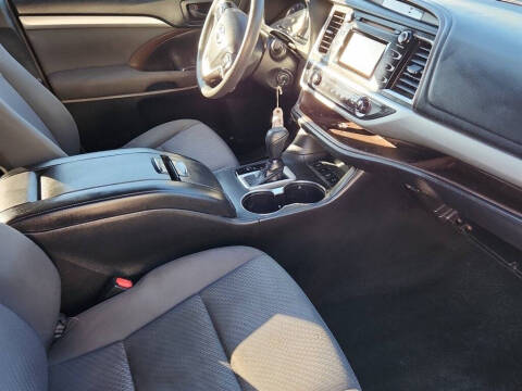 2018 Toyota Highlander LE