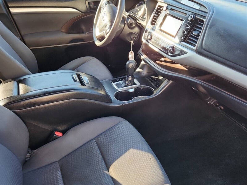 2018 Toyota Highlander LE