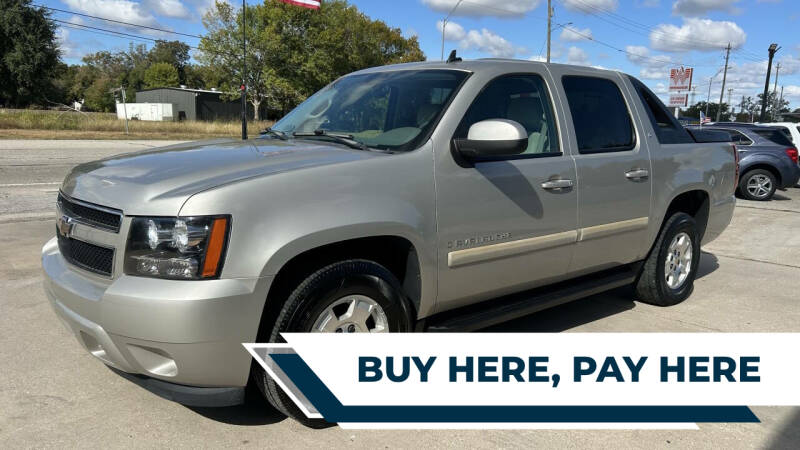 2008 Chevrolet Avalanche LS's photo