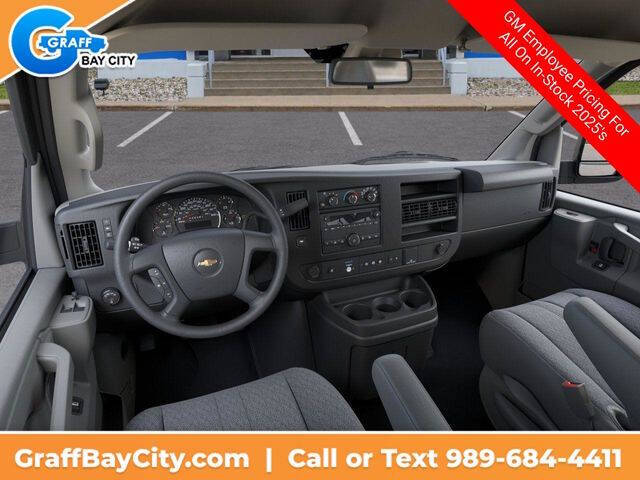 2025 Chevrolet Express 3500