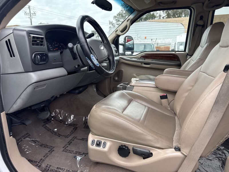 2003 Ford Excursion XLT