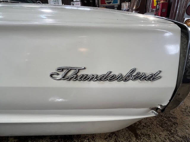 1965 Ford Thunderbird