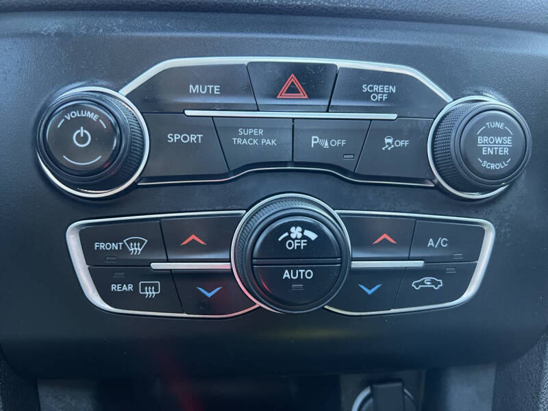 2019 Dodge Charger SXT