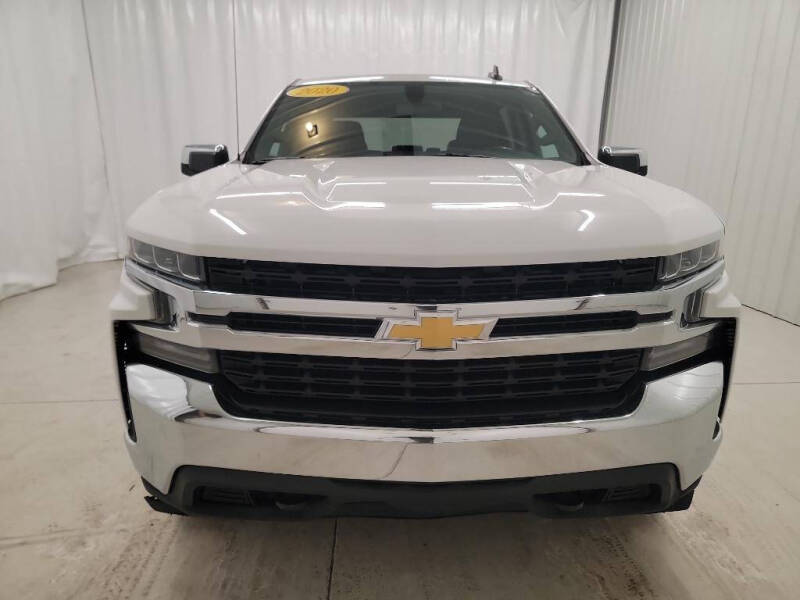 2020 Chevrolet Silverado 1500 LT photo 2