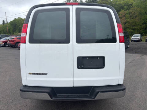 2025 Chevrolet Express 2500