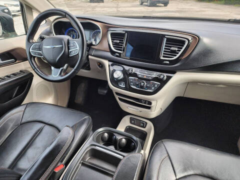 2017 Chrysler Pacifica Touring Plus