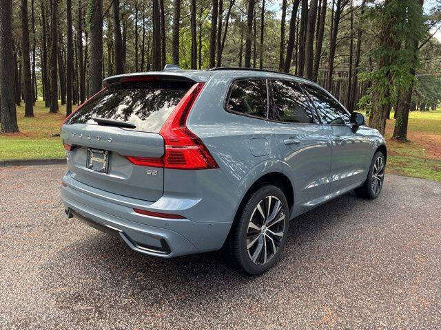 2023 Volvo XC60 B5 Plus Dark Theme