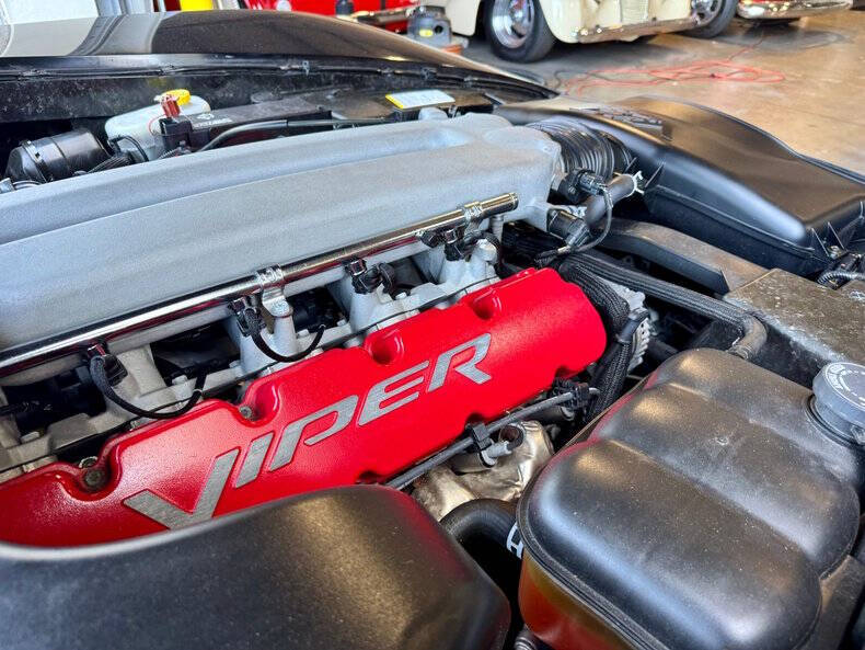 2004 Dodge Viper SRT-10