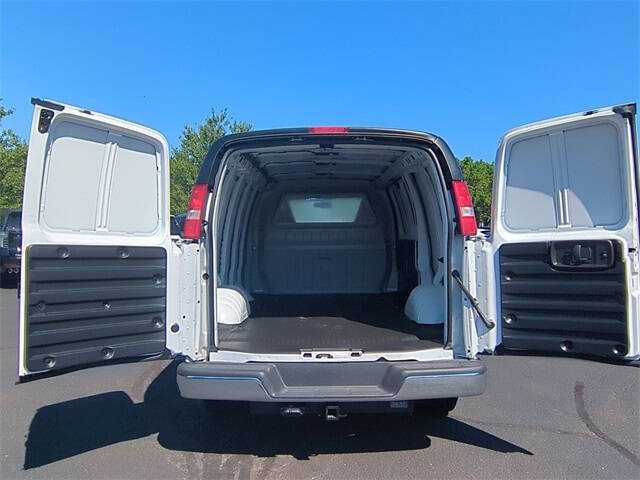 2024 Chevrolet Express 2500