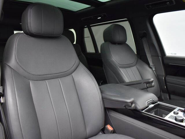 2023 Land Rover Range Rover P400 SE LWB