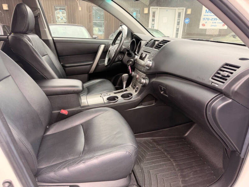 2012 Toyota Highlander SE