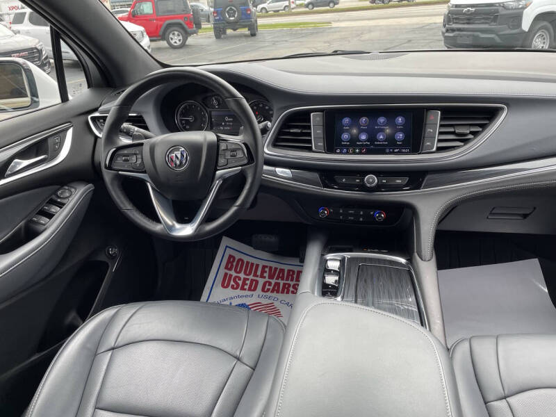 2023 Buick Enclave Essence