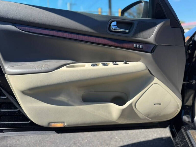 2010 Infiniti G37 Sedan x Anniversary Edition