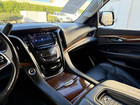 2018 Cadillac Escalade Standard