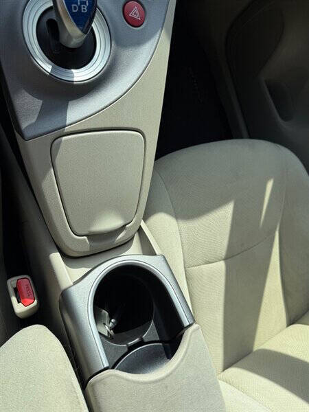 2014 Toyota Prius Two