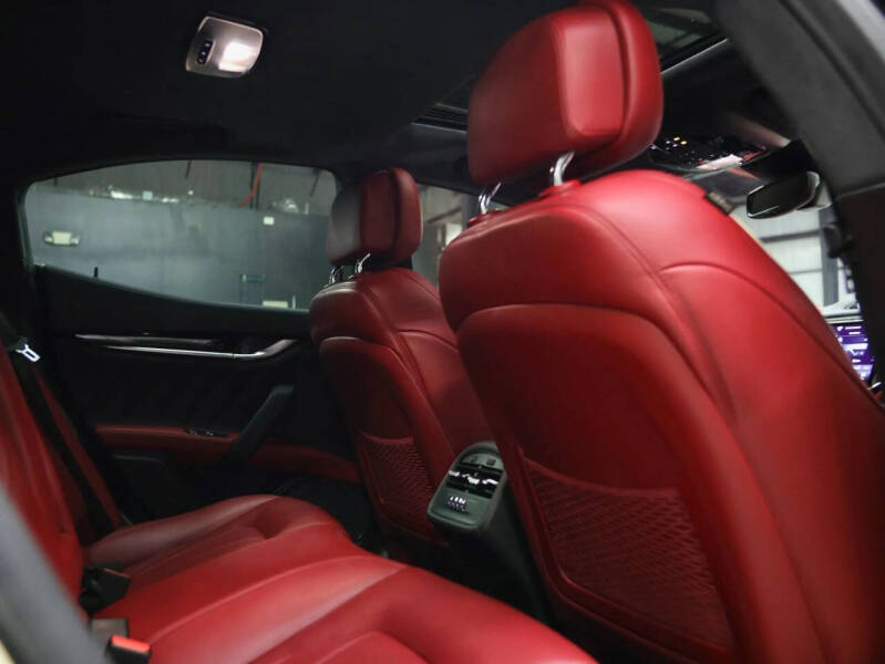 2021 Maserati Ghibli GranLusso