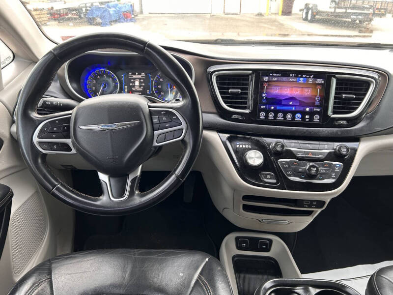 2017 Chrysler Pacifica Touring Plus