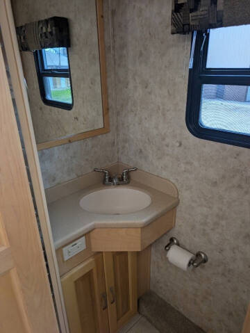 2005 Freightliner MH Chassis