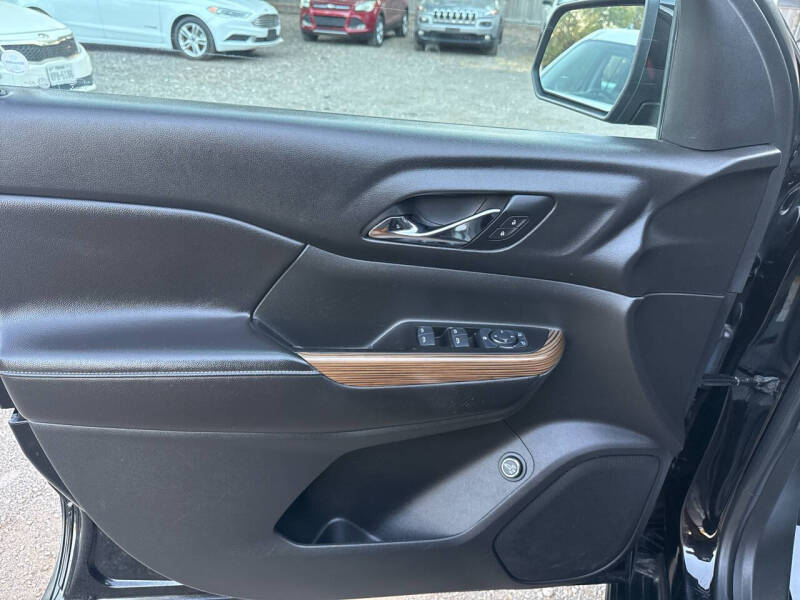 2017 GMC Acadia SLE-2