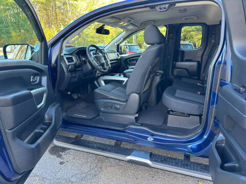 2017 Nissan Titan SV