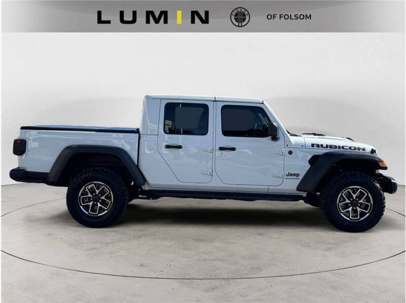 2025 Jeep Gladiator