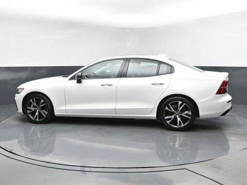 2024 Volvo S60 B5 Core Dark Theme