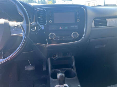 2016 Mitsubishi Outlander SE