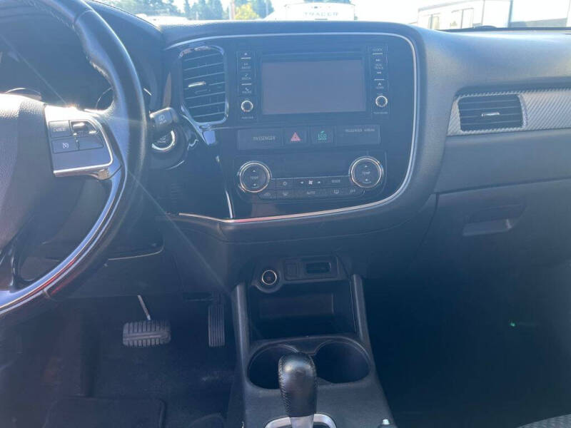 2016 Mitsubishi Outlander SE