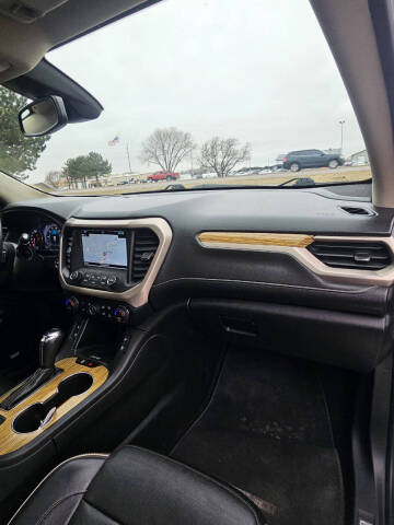 2017 GMC Acadia Denali