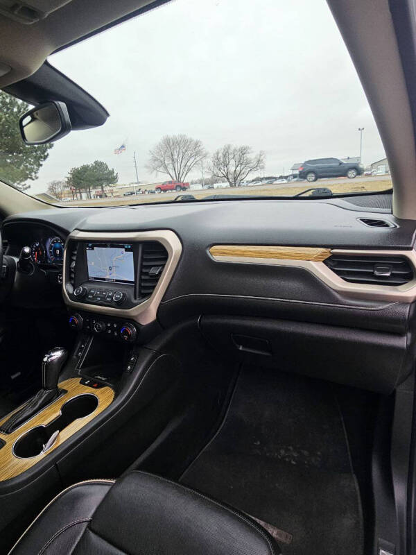 2017 GMC Acadia Denali