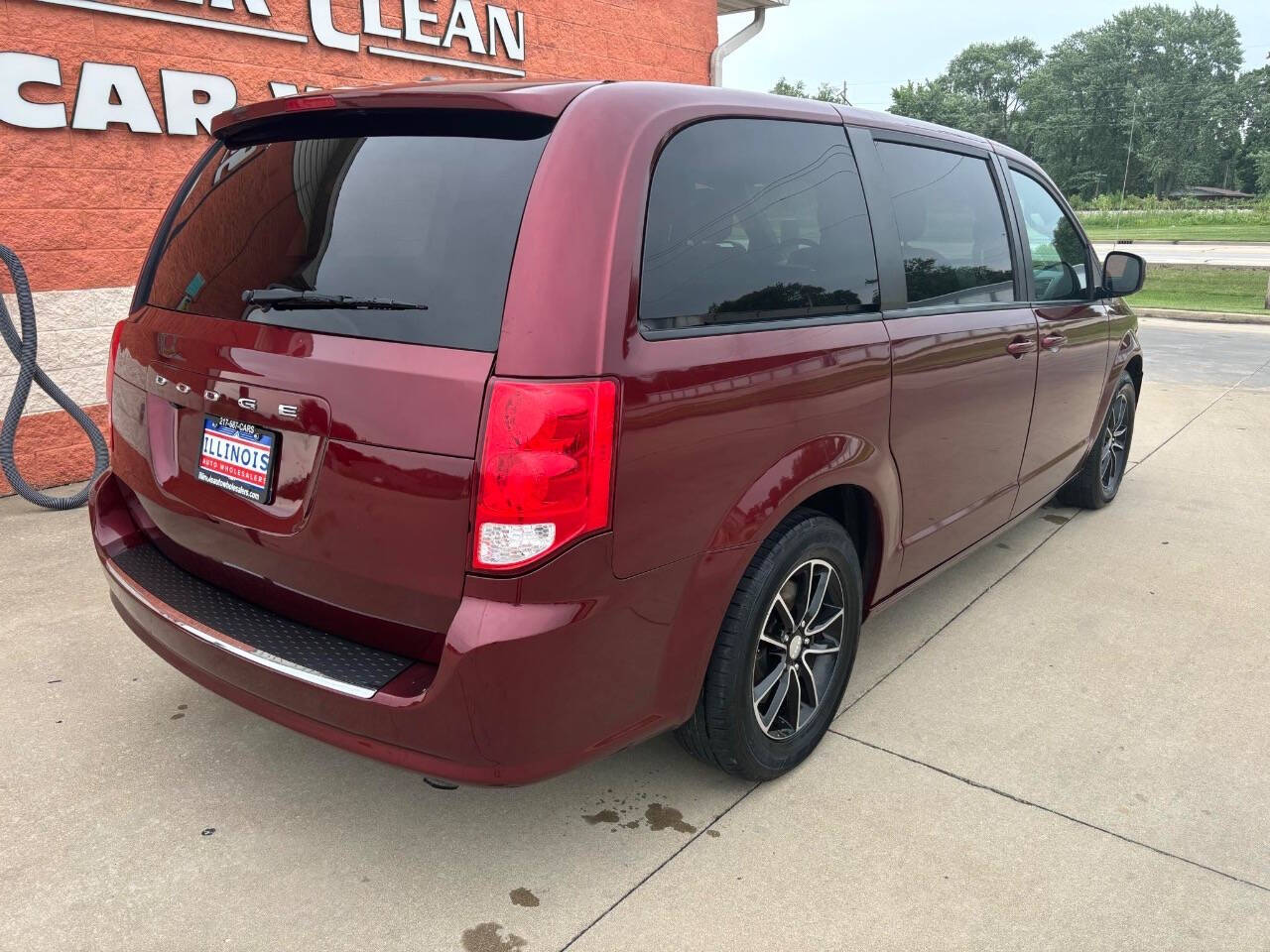 2019 Dodge Grand Caravan for sale at Illinois Auto Wholesalers in Tolono, IL