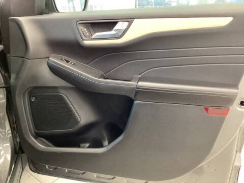 2021 Ford Escape Hybrid Titanium