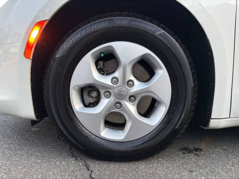 2017 Chrysler Pacifica Touring-L Plus