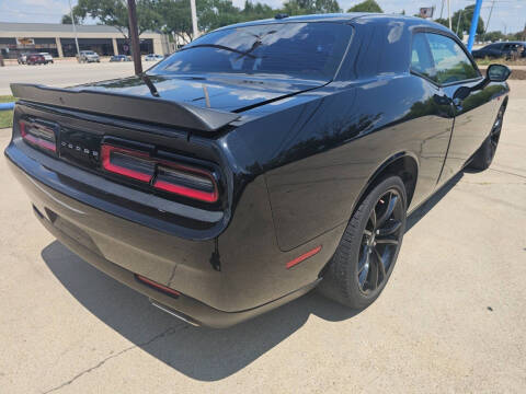 2018 Dodge Challenger SXT Plus