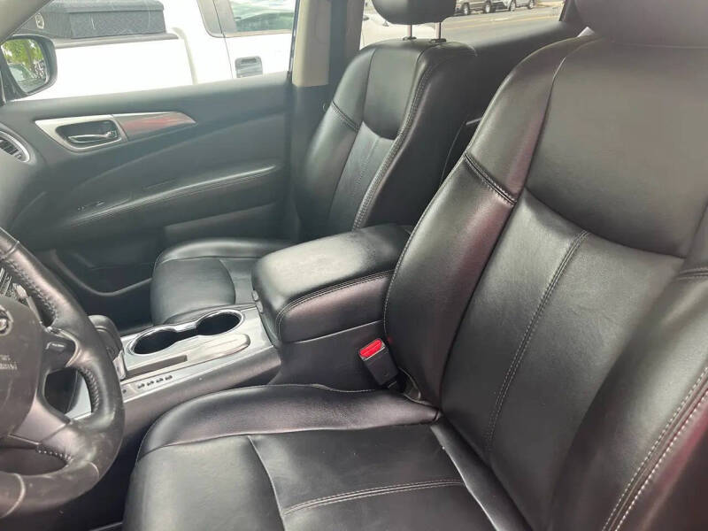 2020 Nissan Pathfinder SL